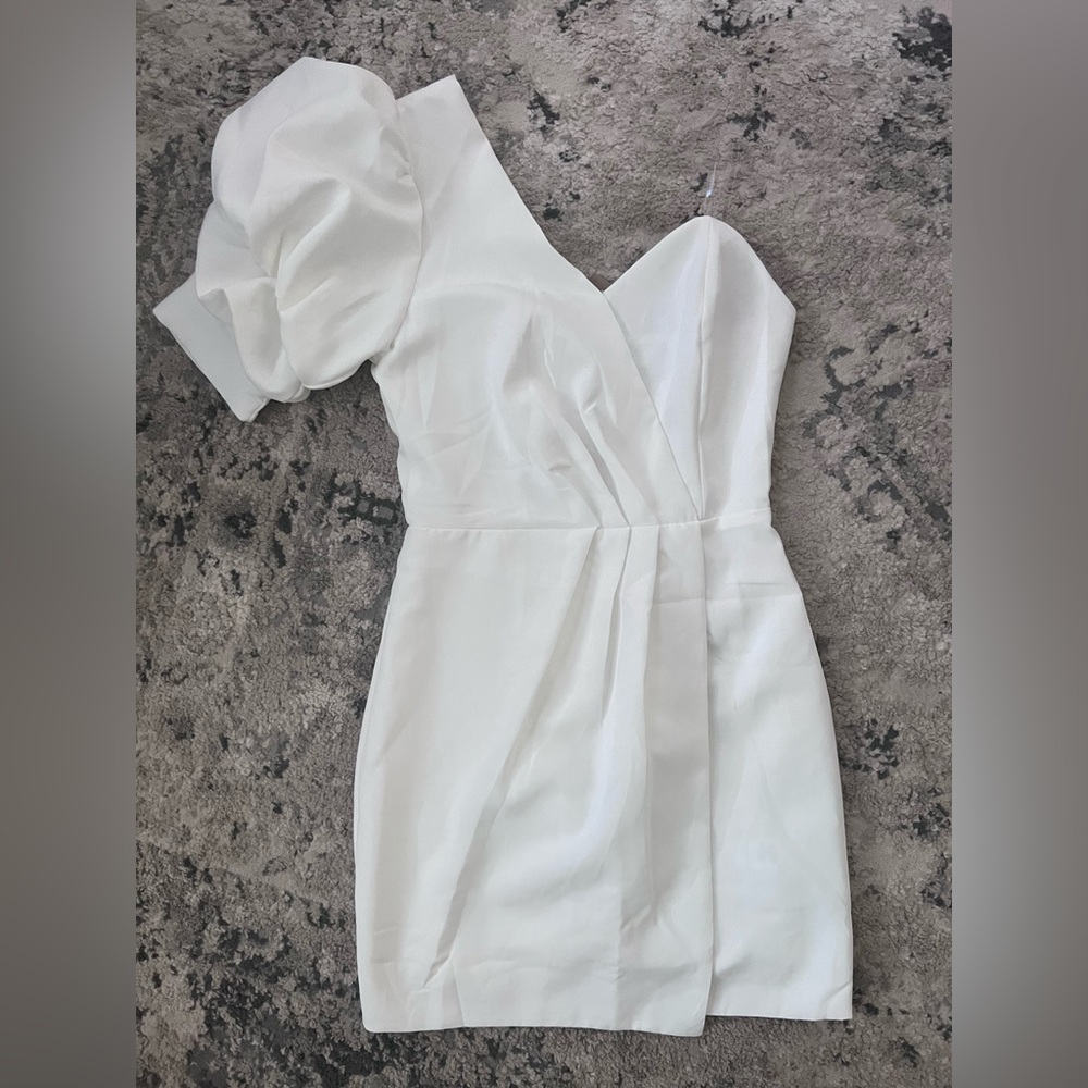 Do-Be white one shoulder dress